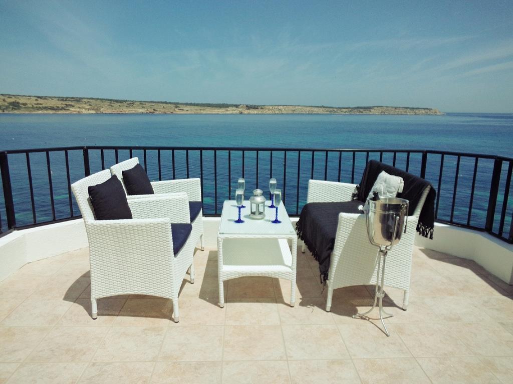 Maltaholiday Seafront Penthouse Apartment เมลลิฮา ภายนอก รูปภาพ