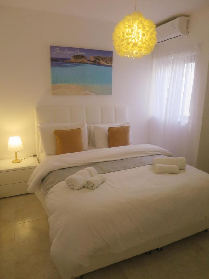 Maltaholiday Seafront Penthouse Apartment เมลลิฮา ภายนอก รูปภาพ